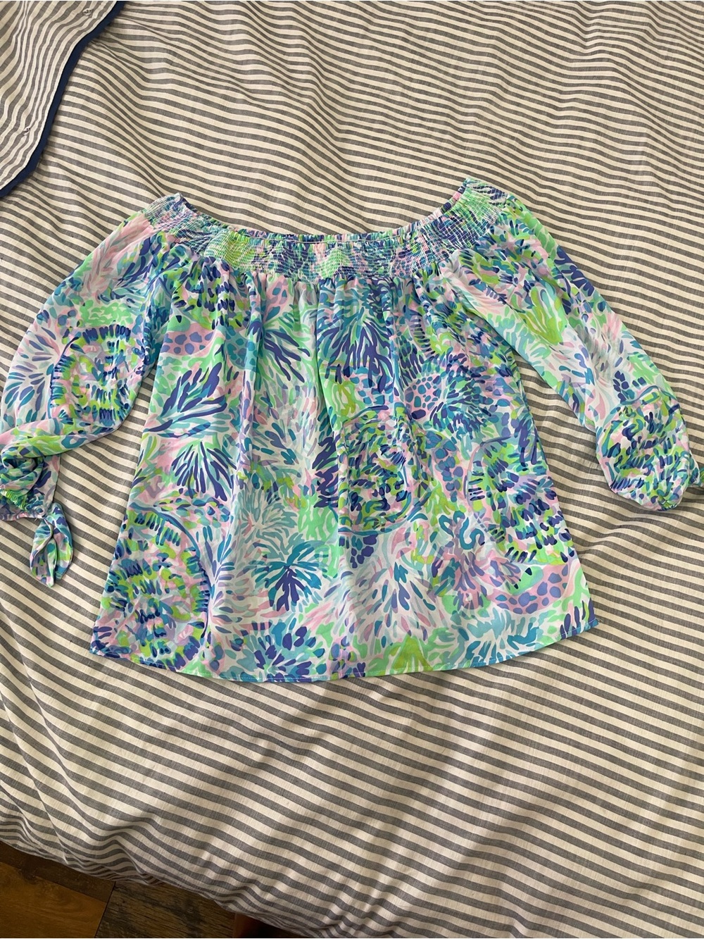 Lilly Pulitzer Off the Shoulder top sz S